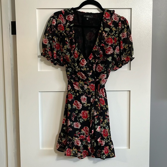 DYNAMITE Romantic Floral Dress - Picture 7 of 15